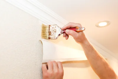 Pose de papier peint à Muneville-le-Bingard — revêtements muraux et toiles de verre